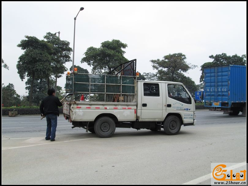 刘队长呼吁管理泥头车！06.jpg