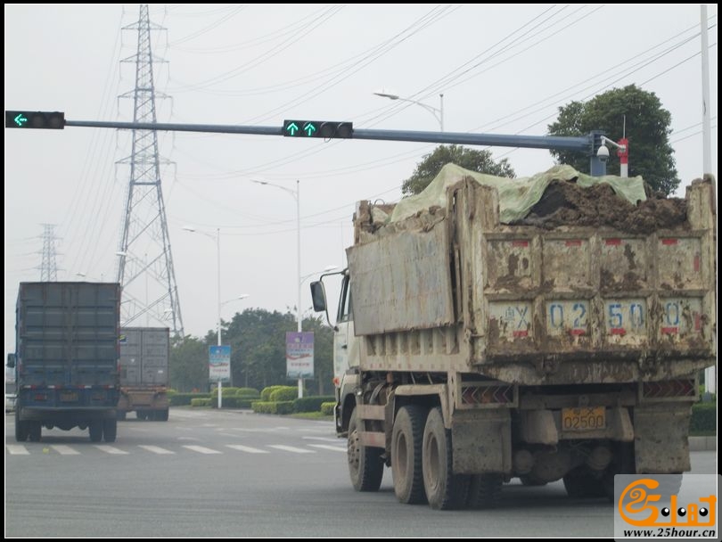 刘队长呼吁管理泥头车！13.jpg