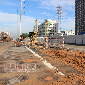 红旗路围蔽交通不堵，期待两年后美好前景