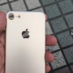 这也许是迄今为止最清晰的iPhone 7后盖 虽然是单镜头版