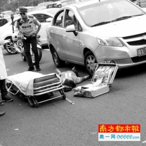 七车连环撞 一电动车车主死亡