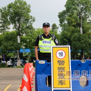 动真格！战术比拼，制服逃跑疑犯不手软！