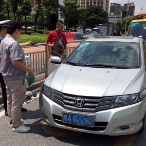 身负517宗违章“霸王车”终被扣查