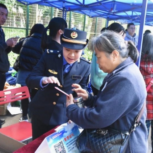 政民零距离互动， 分享住建管理成果