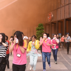 节假日前！佛山南海万达广场举行了超500人的消防预演