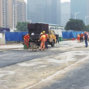 地铁2号线张槎站解除围蔽还路于民