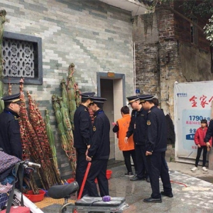 祖庙城管打造松风路花市环境