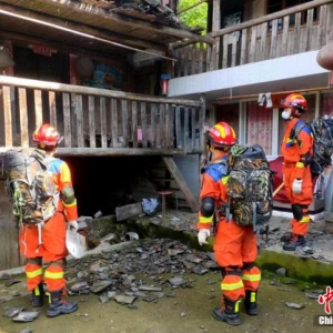 四川雅安芦山6.1级地震：已致4死42伤 14427人受灾